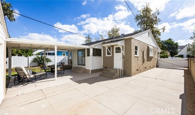 2324 N Riverside, Santa Ana, CA 92706