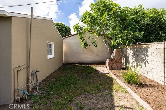 2324 N Riverside, Santa Ana, CA 92706