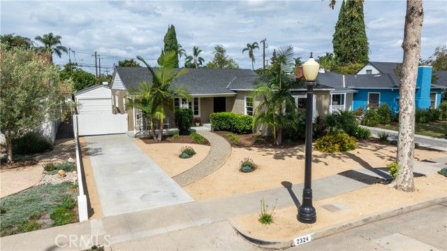 2324 N Riverside, Santa Ana, CA 92706