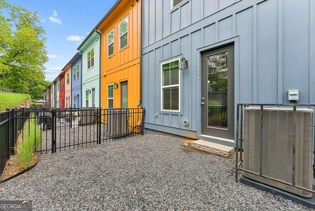 140 COLOR Circle, Atlanta, GA 30317