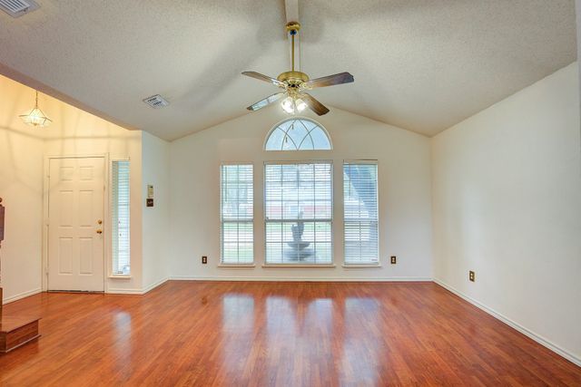 230 Brittany Drive, Euless, TX 76039