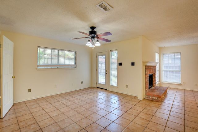230 Brittany Drive, Euless, TX 76039