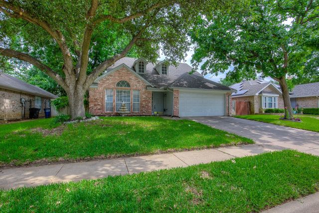 230 Brittany Drive, Euless, TX 76039