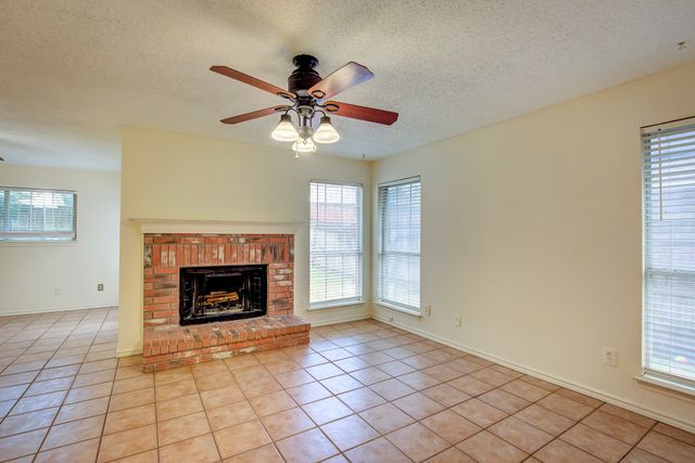 230 Brittany Drive, Euless, TX 76039