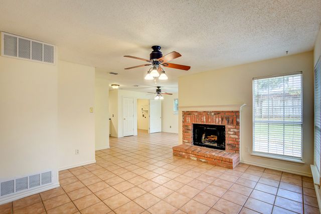 230 Brittany Drive, Euless, TX 76039