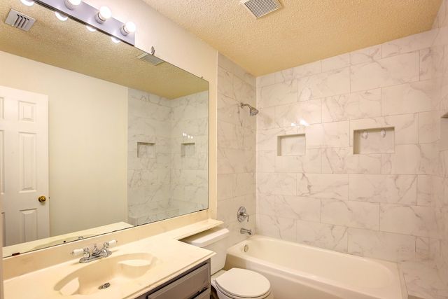 230 Brittany Drive, Euless, TX 76039