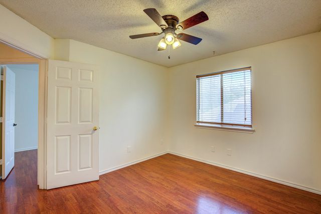 230 Brittany Drive, Euless, TX 76039
