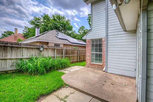 230 Brittany Drive, Euless, TX 76039