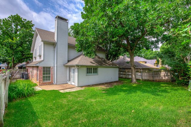230 Brittany Drive, Euless, TX 76039