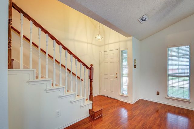 230 Brittany Drive, Euless, TX 76039