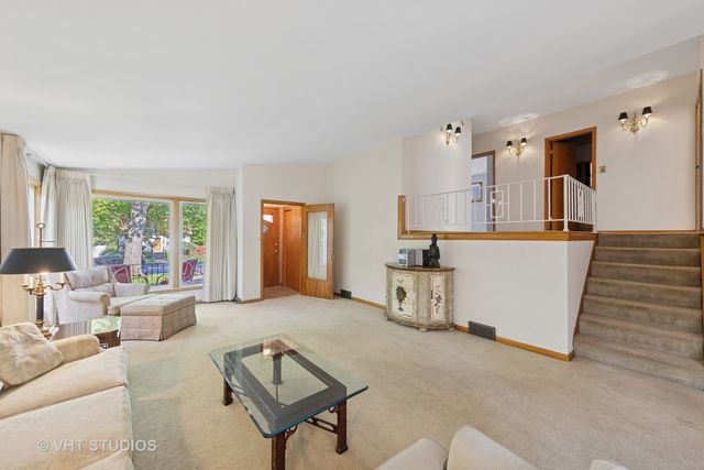 506 S Charleton Street, Willow Springs, IL 60480