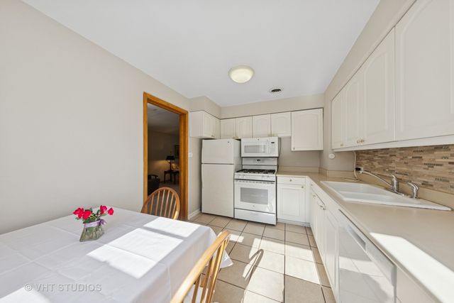 506 S Charleton Street, Willow Springs, IL 60480