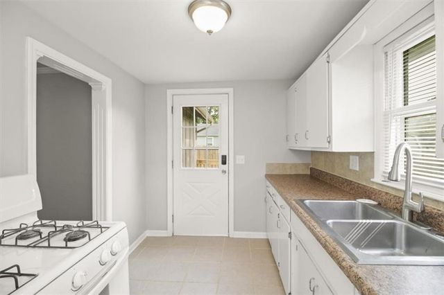1409 S Kings Highway, Independence, MO 64055