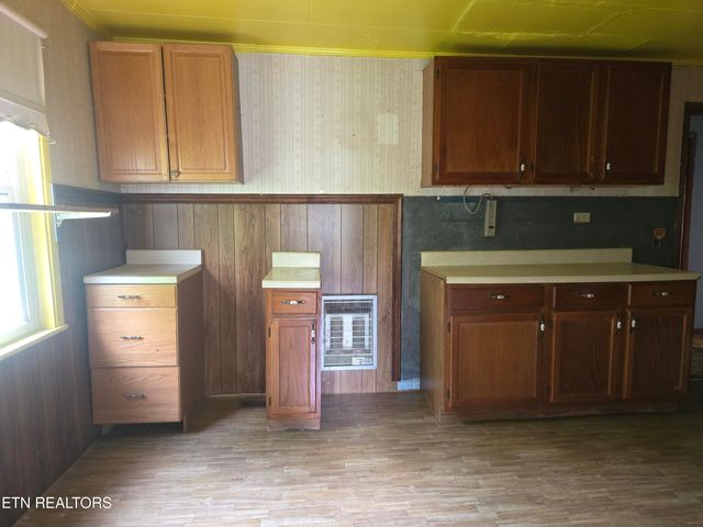 404 Cedar Fork Road, Tazewell, TN 37879