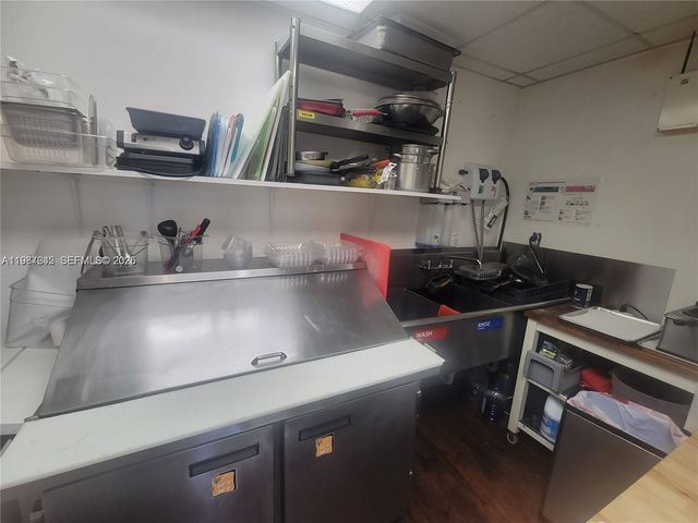 2568 NE MIAMI GARDENS, Aventura, FL 33180