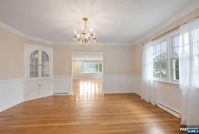 110 Ackerman Avenue, Ho-ho-kus, NJ 07423