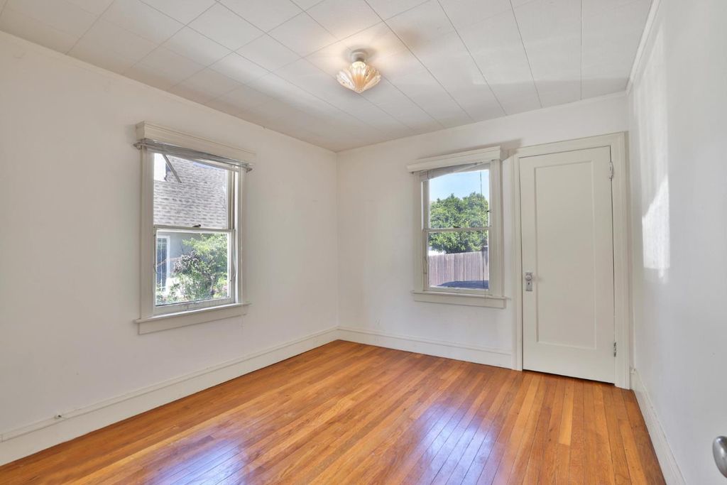 property-img