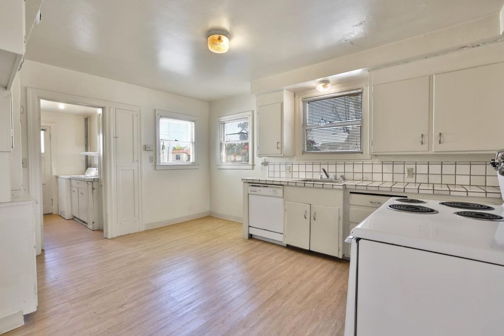 property-img
