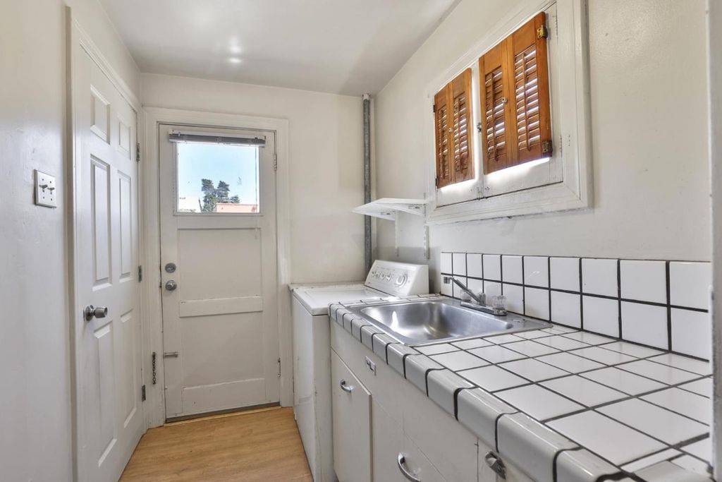 property-img