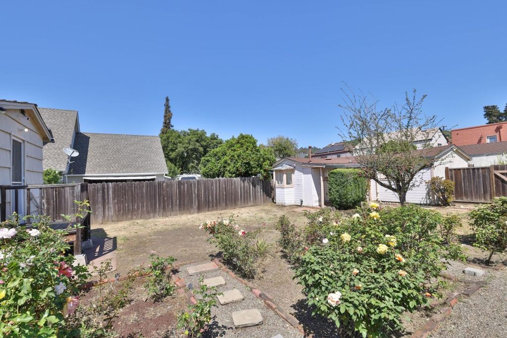 property-img