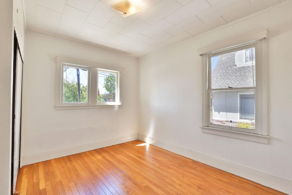 property-img
