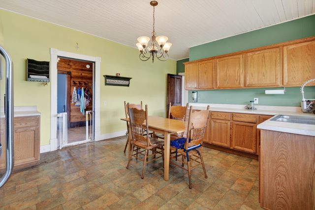 4225 New Harmony Rd, Hartsville, TN 37074
