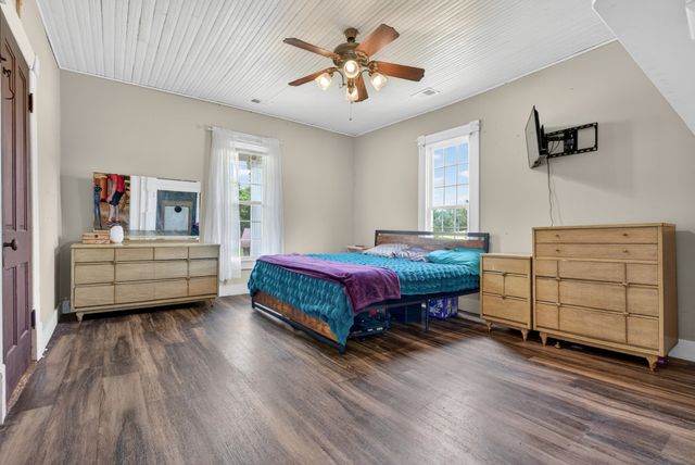 4225 New Harmony Rd, Hartsville, TN 37074