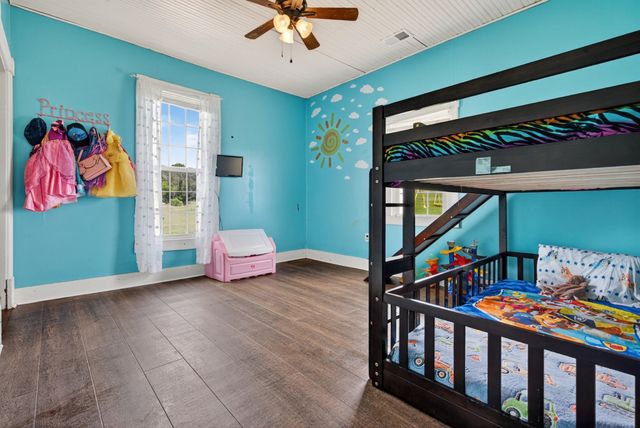 4225 New Harmony Rd, Hartsville, TN 37074