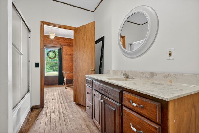 4225 New Harmony Rd, Hartsville, TN 37074