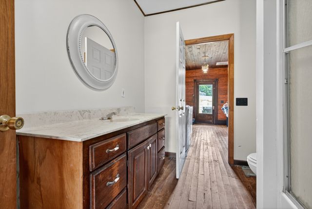 4225 New Harmony Rd, Hartsville, TN 37074