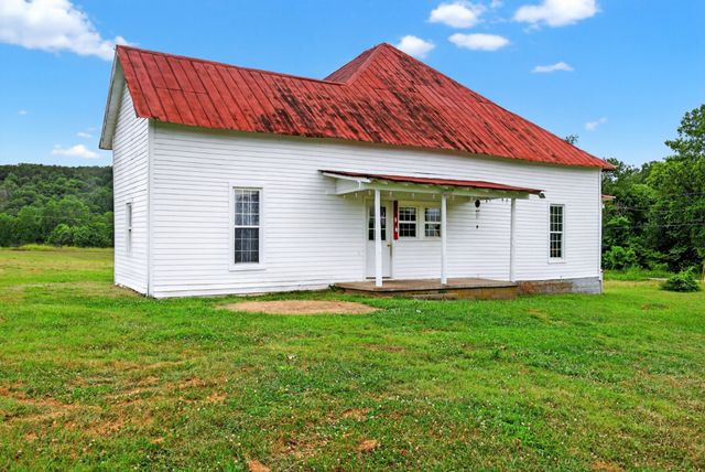 4225 New Harmony Rd, Hartsville, TN 37074