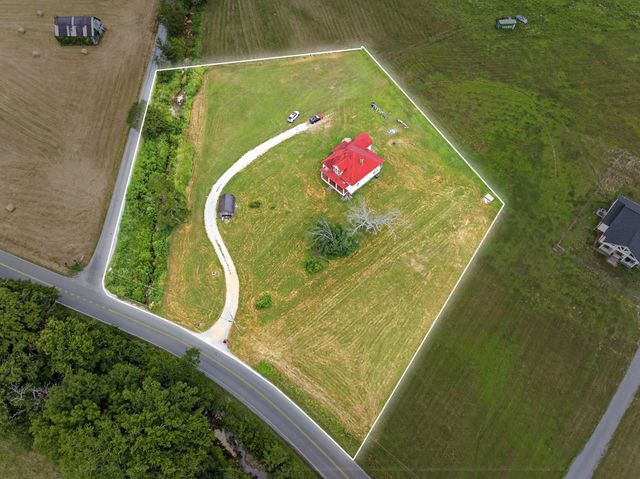 4225 New Harmony Rd, Hartsville, TN 37074