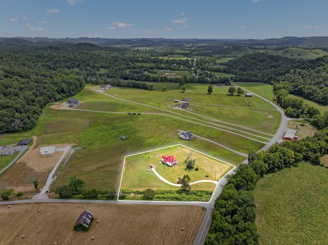 4225 New Harmony Rd, Hartsville, TN 37074