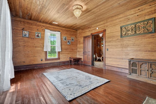 4225 New Harmony Rd, Hartsville, TN 37074