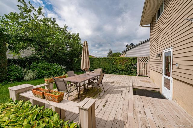 14 Westmoreland Road, Hicksville, NY 11801
