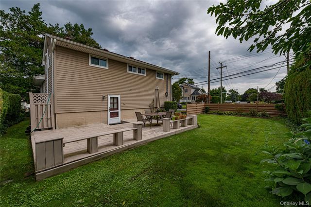 14 Westmoreland Road, Hicksville, NY 11801