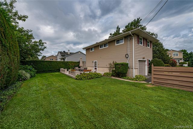 14 Westmoreland Road, Hicksville, NY 11801