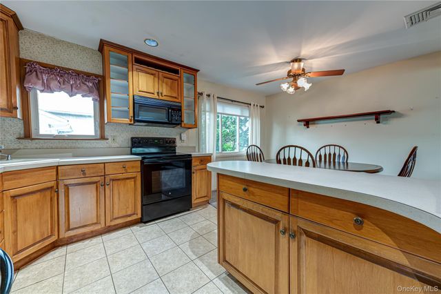 14 Westmoreland Road, Hicksville, NY 11801