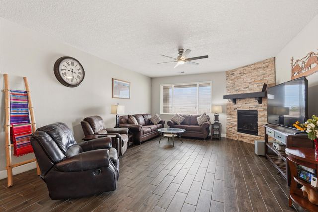 1803 Truchas Peak Trail NE, Rio Rancho, NM 87144