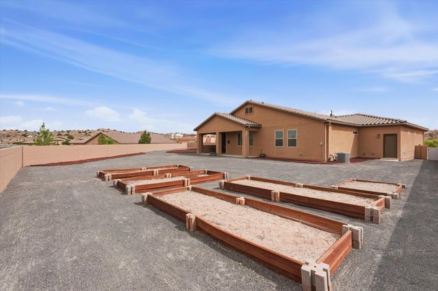 1803 Truchas Peak Trail NE, Rio Rancho, NM 87144