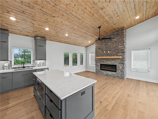 6 Francis Drive, Bella Vista, AR 72715
