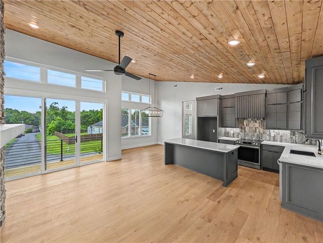 6 Francis Drive, Bella Vista, AR 72715