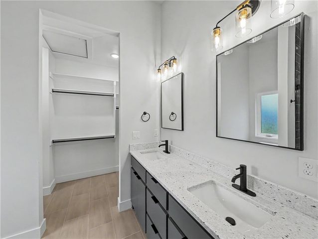 6 Francis Drive, Bella Vista, AR 72715