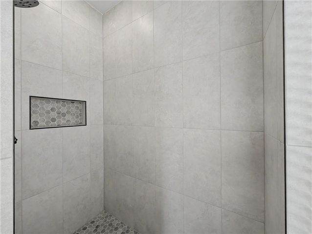 6 Francis Drive, Bella Vista, AR 72715