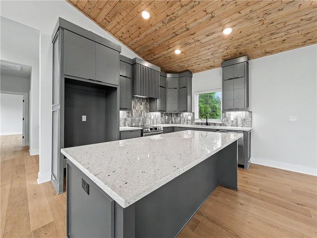 6 Francis Drive, Bella Vista, AR 72715