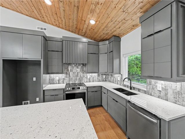 6 Francis Drive, Bella Vista, AR 72715