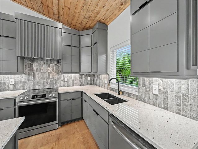 6 Francis Drive, Bella Vista, AR 72715