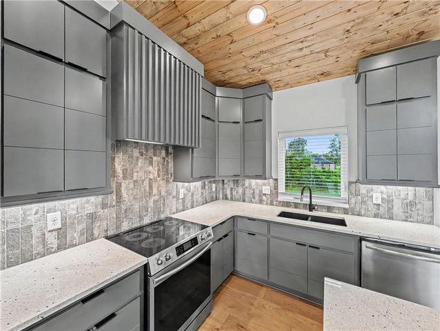 6 Francis Drive, Bella Vista, AR 72715