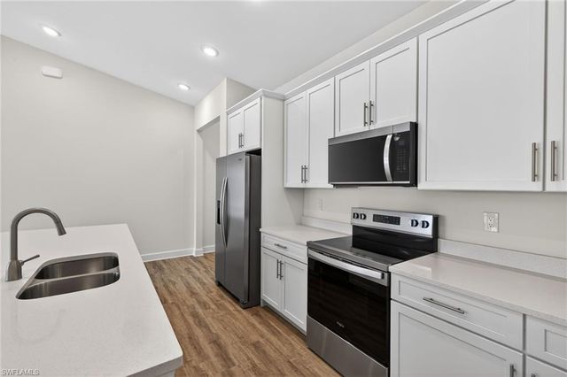 618 SW 30th TER, Cape Coral, FL 33914