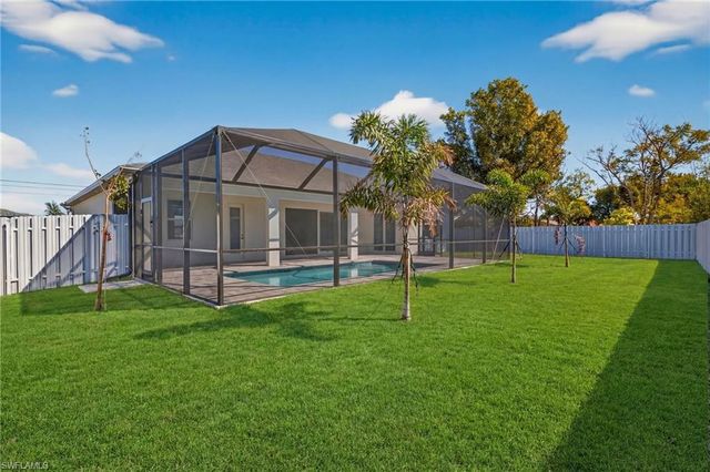 618 SW 30th TER, Cape Coral, FL 33914